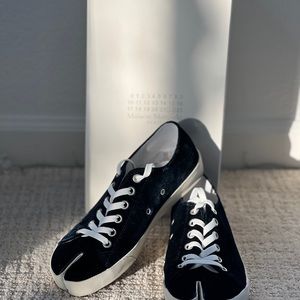Maison Martin Margiela Midnight Blue Velvet Split-Toe Sneakers with White Laces